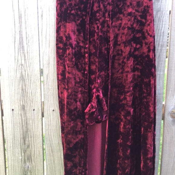Crushed Velvet Romper - Picture 6 of 7